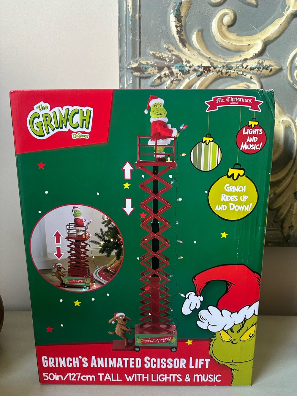 Mr Christmas the grinch animated scissor lift